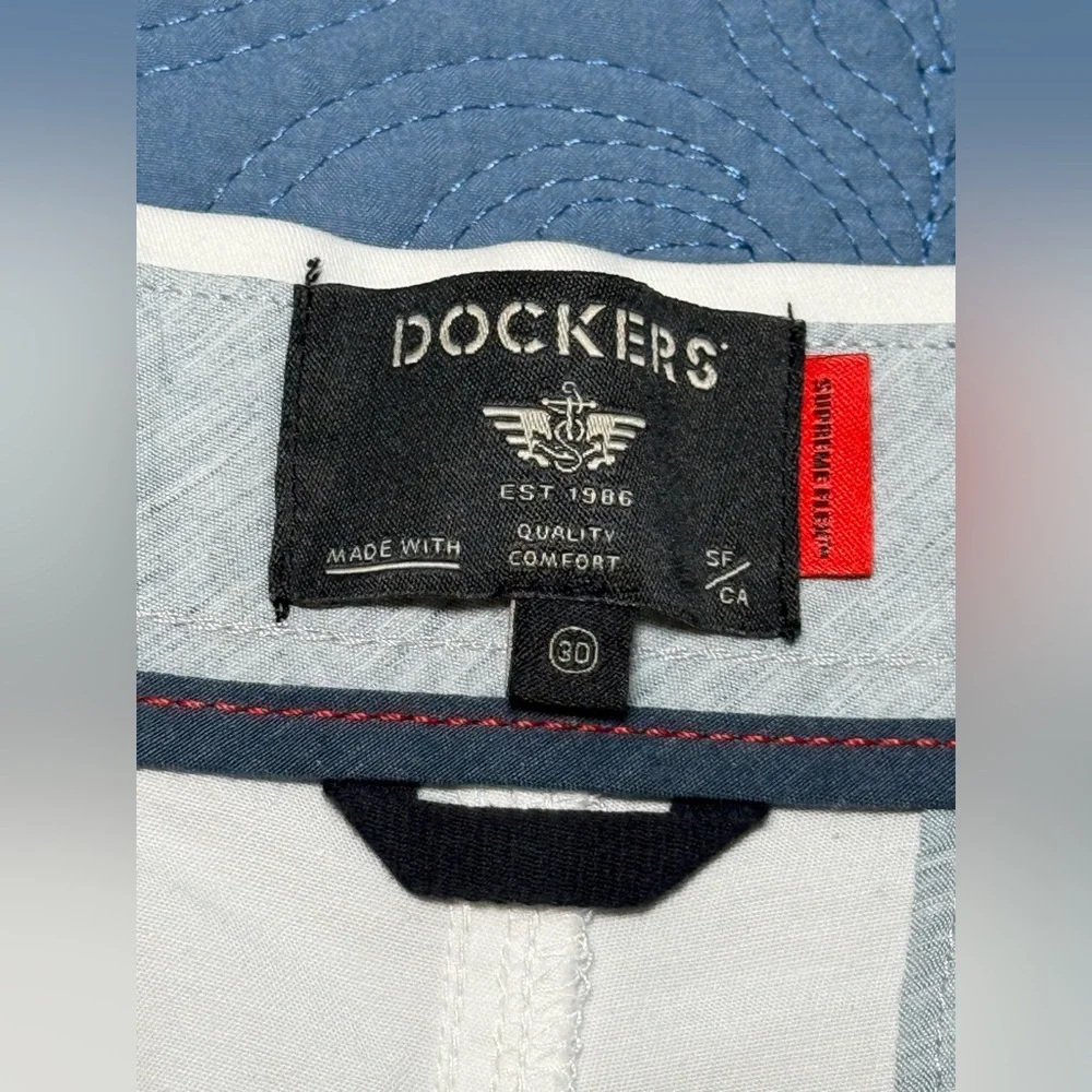 Dockers Mens Ultimate Short White Comfort Fit Size 30 Flat‎ Front Chino Shorts